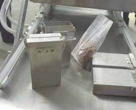 Verbrauch Vollstahl-Doppelvakuum-Kammer-Verpackungsmaschine für Lebensmittelgeschäfte