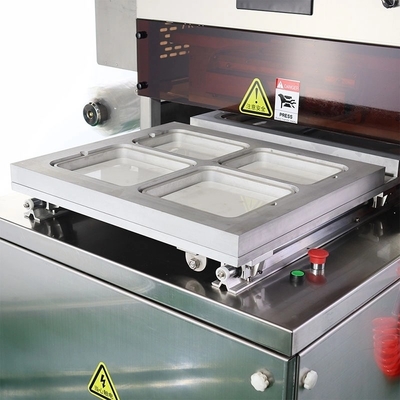 Automatische Verpackungsmaschine für die Verpackung von Schachteln mit modifizierter Atmosphäre