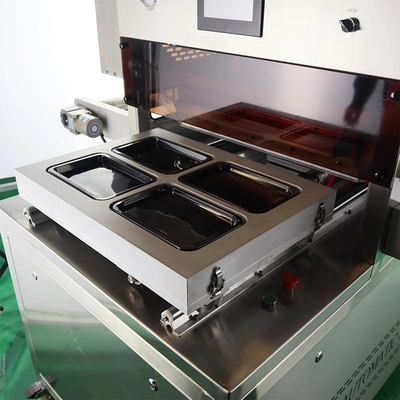 Automatische Verpackungsmaschine für die Verpackung von Schachteln mit modifizierter Atmosphäre
